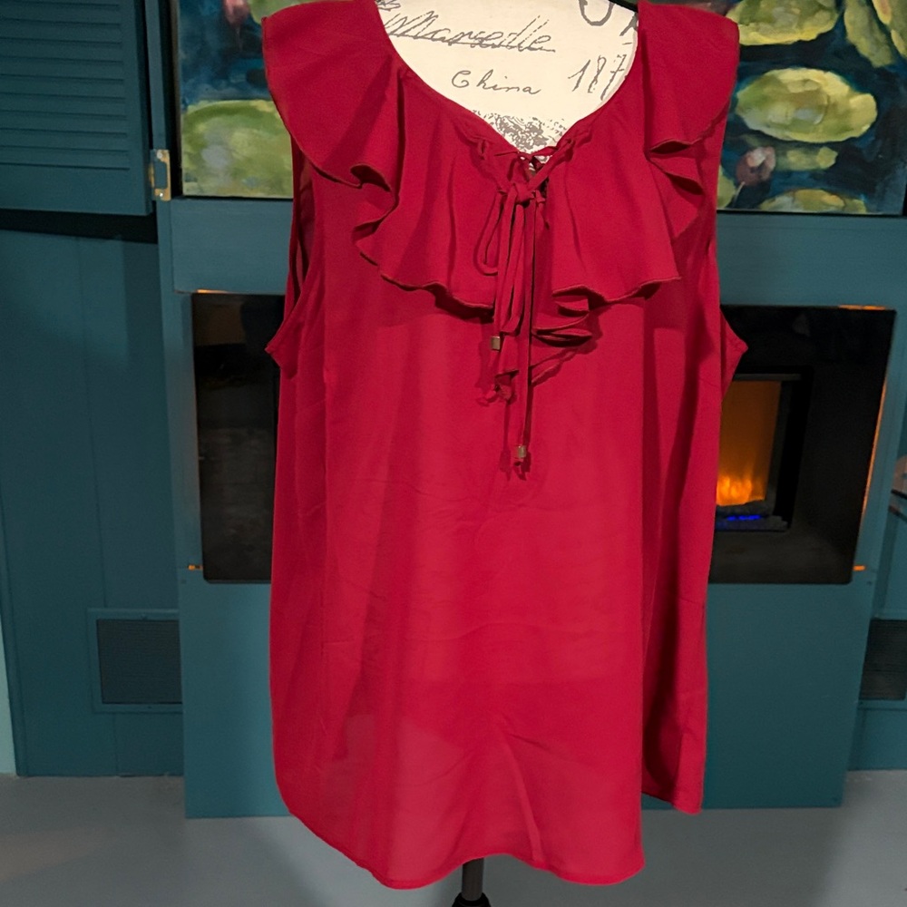 Chic Red Ruffled Blouse - Picture 4 of 7